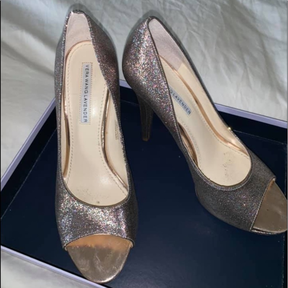 Vera wang pumps